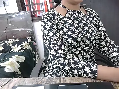Snapshot of Bold-Divya1 chatting on 06-16-26, 07:22 Bold-Divya1 online show from 06-16-26, 07:22