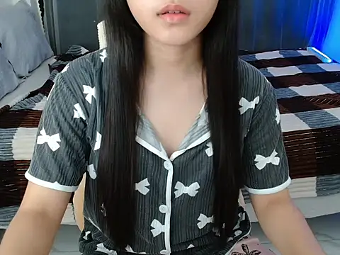 Snapshot of xsavanah01 chatting on 07-27-26, 04:36 xsavanah01 online show from 07-27-26, 04:36