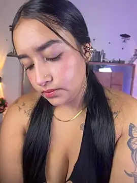 Snapshot of Celeste_1Sweet chatting on 06-25-26, 01:48 Celeste 1Sweet online show from 06-25-26, 01:48