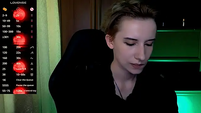 Snapshot of _Shadow_devil__ chatting on 06-18-26, 02:43 Shadow devil online show from 06-18-26, 02:43
