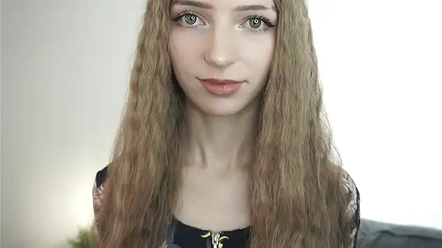 DeliaHoude online show from 06-15-26, 10:50