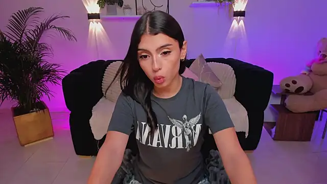 Snapshot of Susy_Doll1 chatting on 07-30-26, 07:57 Susy Doll1 online show from 07-30-26, 07:57