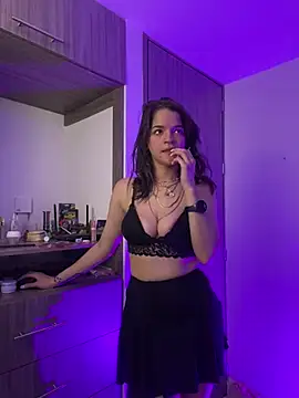 Snapshot of isajackson chatting on 06-19-26, 10:24 isajackson online show from 06-19-26, 10:24