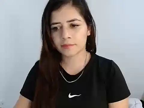 Luna zoe online show from 06-17-26, 01:19