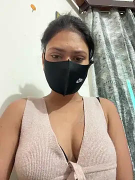 Snapshot of kavyq3791 chatting on 06-15-26, 04:04 kavyq3791 online show from 06-15-26, 04:04
