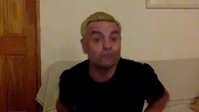 Snapshot of HugodelSol chatting on 06-18-26, 12:22 HugodelSol online show from 06-18-26, 12:22