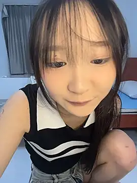 Snapshot of zhili77888 chatting on 07-17-26, 12:23 zhili77888 online show from 07-17-26, 12:23