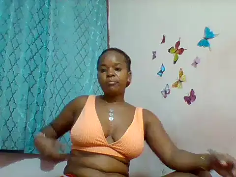Snapshot of Heavy-Beauty chatting on 07-28-26, 08:45 Heavy-Beauty online show from 07-28-26, 08:45