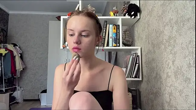 Snapshot of Mollybeans chatting on 08-06-26, 12:29 Mollybeans online show from 08-06-26, 12:29