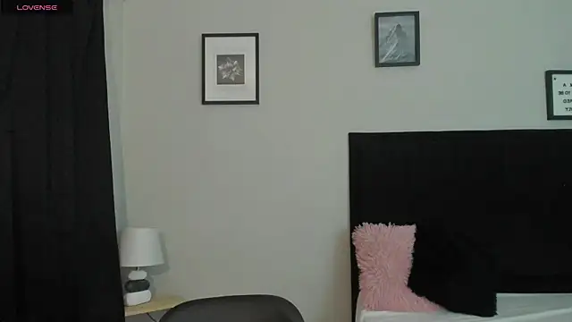 Snapshot of Sara_B chatting on 07-17-26, 06:02 Sara B online show from 07-17-26, 06:02