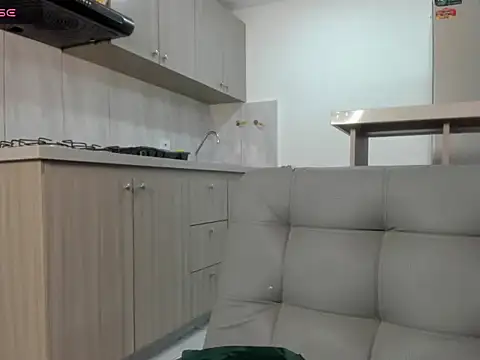 Snapshot of Amazon_brunette1 chatting on 08-03-26, 11:05 Amazon brunette1 online show from 08-03-26, 11:05