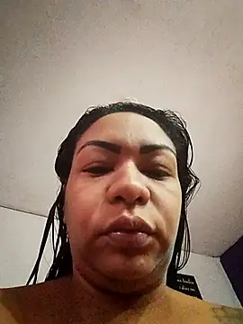 Snapshot of _Ana_paula_ chatting on 06-23-26, 05:00 Ana paula online show from 06-23-26, 05:00