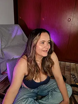 Snapshot of Mandy-moore28 chatting on 06-19-26, 10:13 Mandy-moore28 online show from 06-19-26, 10:13