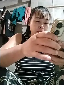 Snapshot of -Lemi- chatting on 06-19-26, 01:32 -Lemi- online show from 06-19-26, 01:32