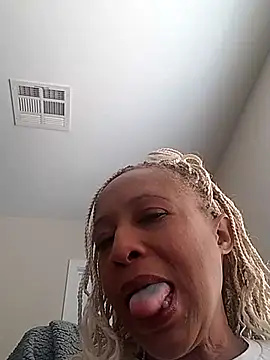 BlackPearlz69 online show from 01-24-25, 08:22