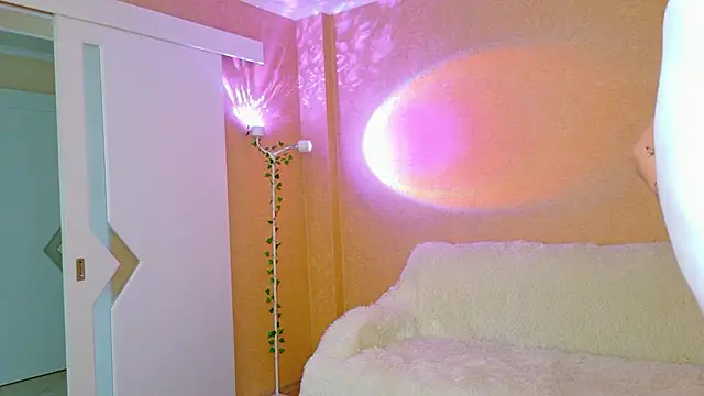 SweeetMia online show from 06-25-26, 05:12