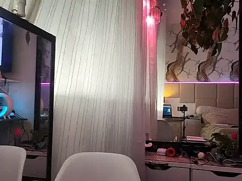 Snapshot of EnricoNetto chatting on 07-23-26, 04:27 EnricoNetto online show from 07-23-26, 04:27