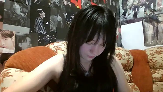 Snapshot of LittilePrincess chatting on 07-08-26, 07:29 LittilePrincess online show from 07-08-26, 07:29