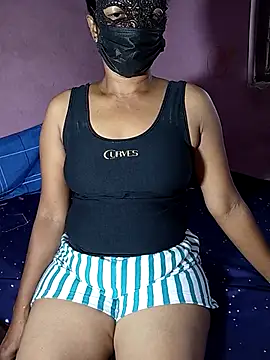 Snapshot of Nikini-xx chatting on 06-30-26, 03:18 Nikini-xx online show from 06-30-26, 03:18