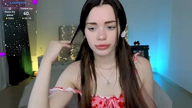 Snapshot of Little_cuti1e chatting on 06-23-26, 10:02 Little cuti1e online show from 06-23-26, 10:02