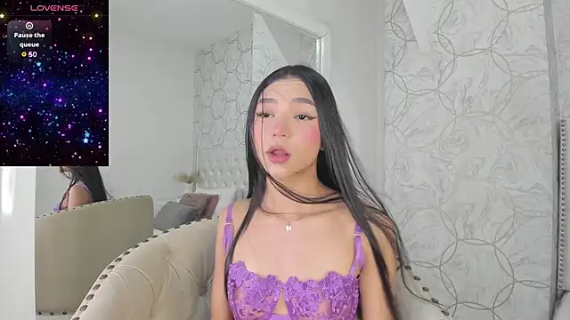 Snapshot of britanny_77 chatting on 07-10-26, 08:11 britanny 77 online show from 07-10-26, 08:11