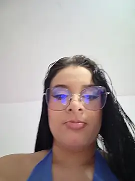 Snapshot of Alliceadams chatting on 06-18-26, 03:18 Alliceadams online show from 06-18-26, 03:18