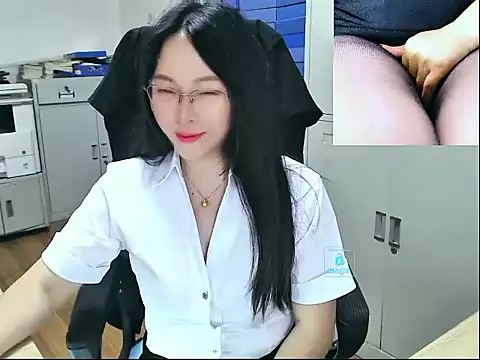 Snapshot of baijie0616 chatting on 06-18-26, 03:51 baijie0616 online show from 06-18-26, 03:51