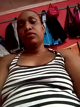 Snapshot of mamy254 chatting on 06-20-26, 01:14 mamy254 online show from 06-20-26, 01:14