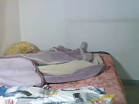 JasmineXX1 online show from 06-18-26, 04:02