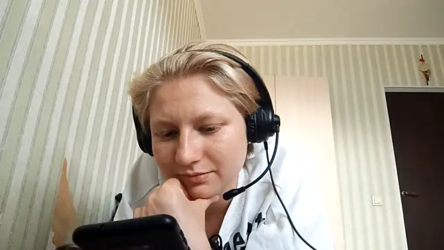 JennyShortcut online show from 06-18-26, 12:53