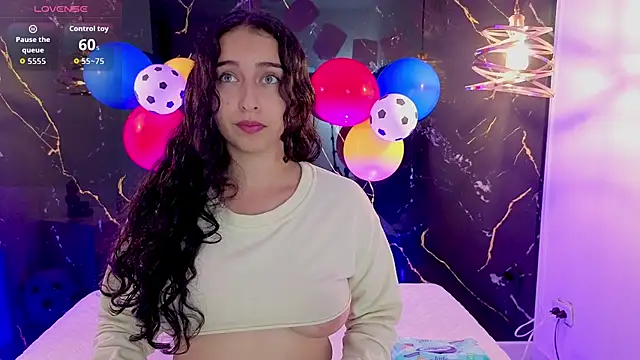 Snapshot of ZoeBlissX chatting on 06-30-26, 11:22 ZoeBlissX online show from 06-30-26, 11:22