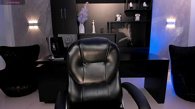 Snapshot of SabrinaMontclair chatting on 06-21-26, 05:48 SabrinaMontclair online show from 06-21-26, 05:48