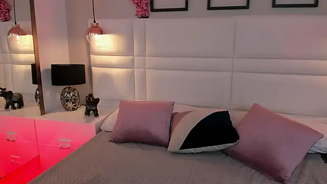 Snapshot of Chloe__fox_ chatting on 07-22-26, 03:42 Chloe fox online show from 07-22-26, 03:42