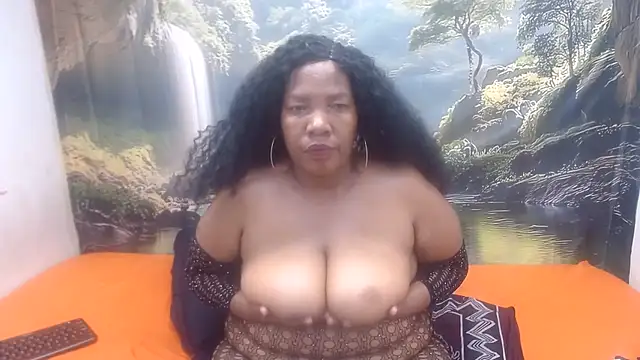 Snapshot of CURVYELEGANCExxx chatting on 07-10-26, 03:25 CURVYELEGANCExxx online show from 07-10-26, 03:25
