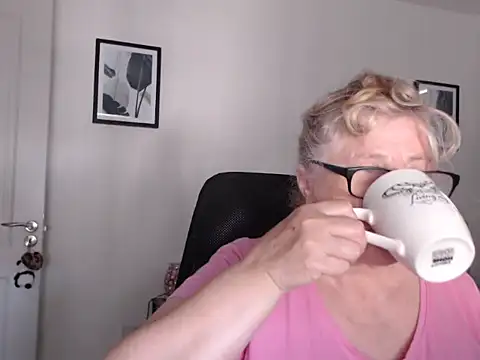 NoraMelow online show from 07-07-26, 09:57