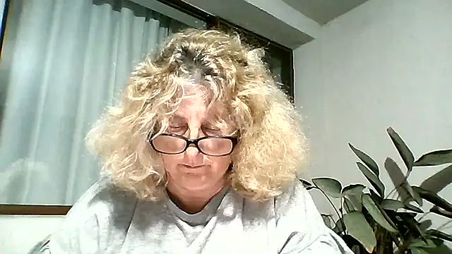 NoraMelow online show from 08-02-26, 09:02