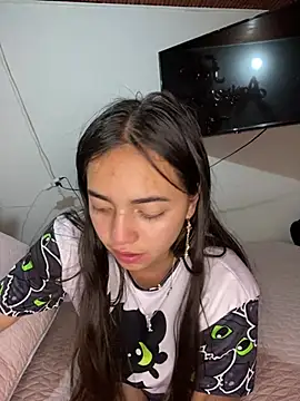 Snapshot of Julia_valentina chatting on 06-19-26, 03:00 Julia valentina online show from 06-19-26, 03:00