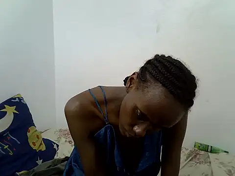 Snapshot of Beutypetite1 chatting on 07-12-26, 08:11 Beutypetite1 online show from 07-12-26, 08:11