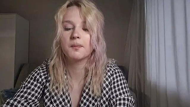 BloomMoon online show from 06-30-26, 12:17