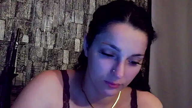 Snapshot of Ellara- chatting on 06-21-26, 01:52 Ellara- online show from 06-21-26, 01:52