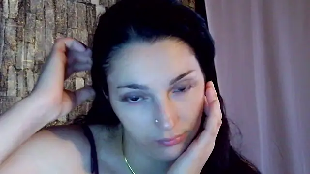 Snapshot of Ellara- chatting on 06-21-26, 03:58 Ellara- online show from 06-21-26, 03:58