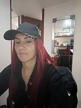 Snapshot of KataraDeLuxe chatting on 06-22-26, 03:09 KataraDeLuxe online show from 06-22-26, 03:09