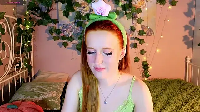 Snapshot of Eva_Bellea chatting on 07-27-26, 12:56 Eva Bellea online show from 07-27-26, 12:56