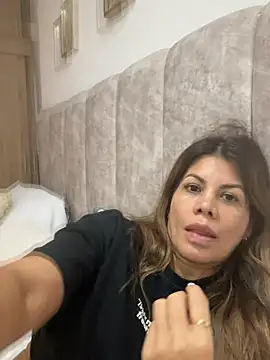 Valen Milf4u online show from 07-06-26, 12:51