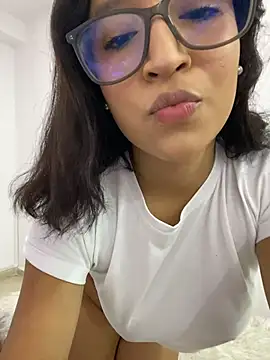 Snapshot of Julieta_Vegaax chatting on 07-12-26, 07:38 Julieta Vegaax online show from 07-12-26, 07:38