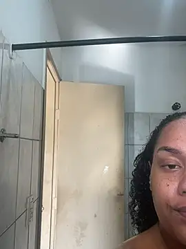 Snapshot of estrellla1 chatting on 06-30-26, 01:56 estrellla1 online show from 06-30-26, 01:56