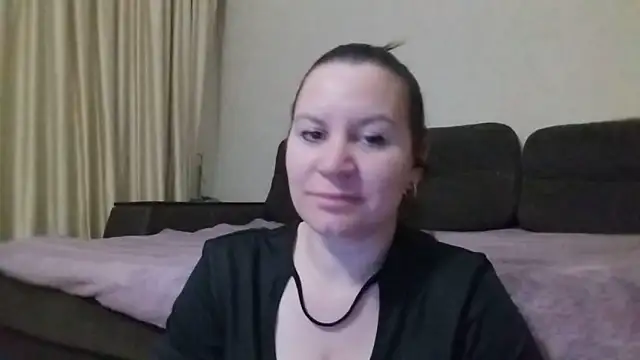 Snapshot of Lauralison chatting on 06-21-26, 08:22 Lauralison online show from 06-21-26, 08:22