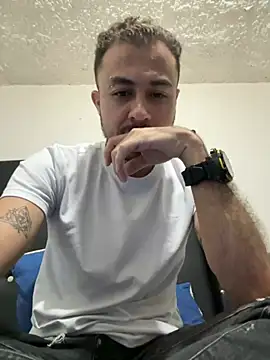 Snapshot of Liam_Brawn chatting on 06-29-26, 01:56 Liam Brawn online show from 06-29-26, 01:56