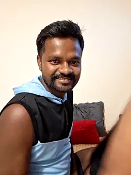 Snapshot of Garima_GILU chatting on 06-19-26, 06:01 Garima GILU online show from 06-19-26, 06:01