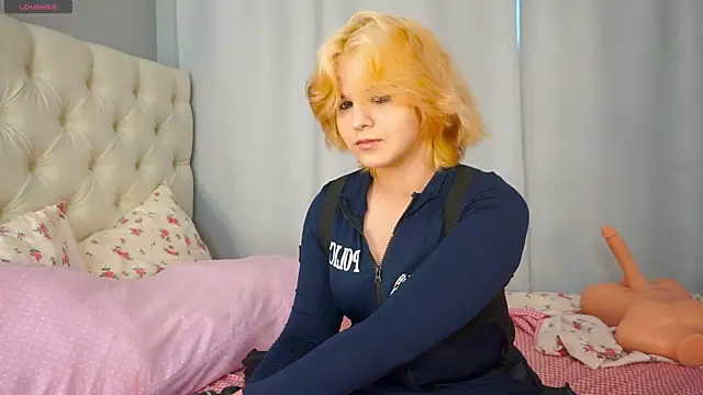 KristaLeenz online show from 06-23-26, 11:58